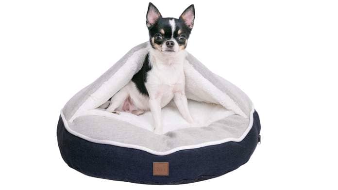 Calming dog bed with hood