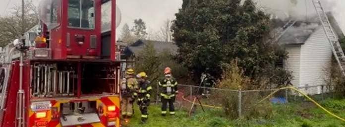 2 people injured, ‘several’ cats, dog die in Vancouver house fire