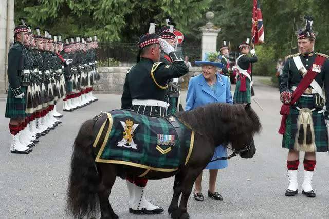 <p>Andrew Milligan/PA Images via Getty</p> Queen Elizabeth at Balmoral Castle in August 2018.