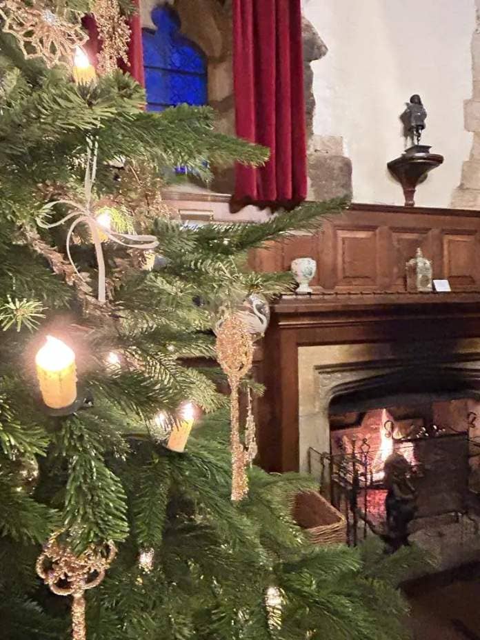 News Shopper: Christmas by the fire in Hever Castle