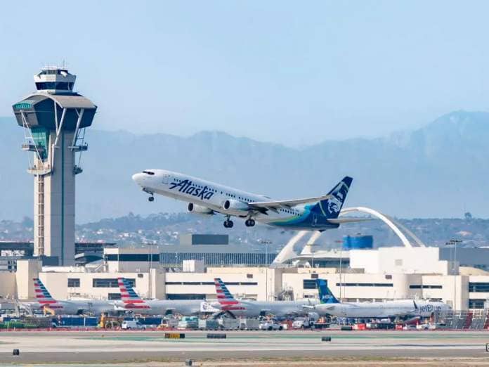 LOS ANGELES, CA - JULY 30: Alaska Airlines Boeing 737-990ER takes off from Los Angeles international Airport on July 30, 2022 in Los Angeles, California. (Photo by AaronP/Bauer-Griffin/GC Images)